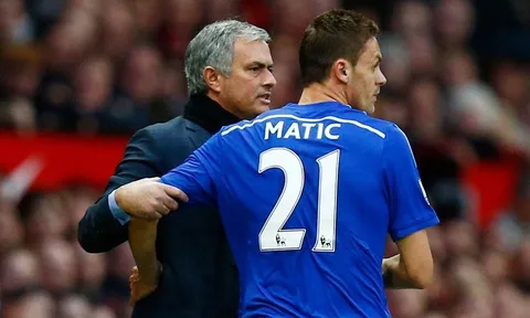 "Mourinho từng làm điều điên rồ ấy với Matic ngay giờ nghỉ giữa hiệp"