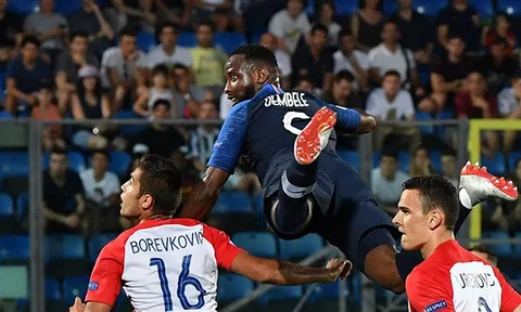 Moussa Dembele tỏa sáng, 'Gà trống Gaulois' thắng trận thứ hai liên tiếp