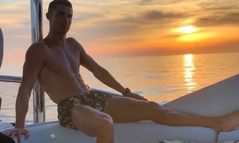 Mùa hè đến, Ronaldo, Ibrahimovic và dàn sao Serie A rủ nhau đi biển