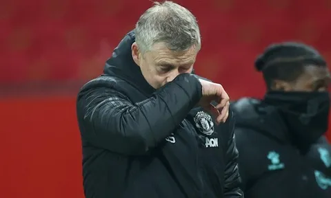 Man Utd quay ngoắt 180 độ, chốt số phận 'tàn dư' Mourinho quá bất ngờ