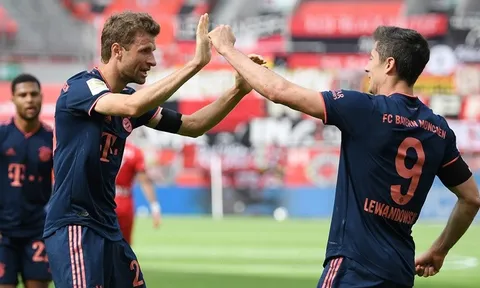 Muller quá bá đạo, chạm đến kỷ lục của "vua chuyền' De Bruyne