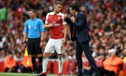 Mượn vụ Ramsey, Unai Emery lại khiến BLĐ Arsenal 'nóng mắt'