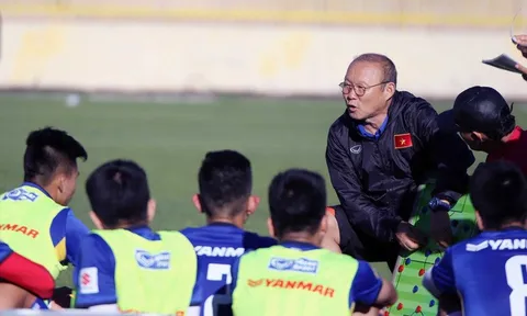 V-League đổi lịch, thầy Park đã đủ vũ khí để săn "Hổ Malay"?