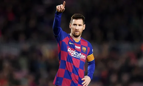 'Messi hoàn toàn có thể rời Barca và chơi bóng với Ronaldo'