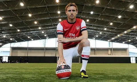"10 tiếng sau khi thức giấc, tôi trở thành cầu thủ Arsenal"