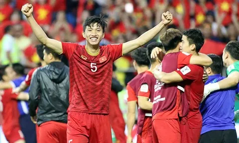 Điểm tin bóng đá Việt Nam sáng 23/06: HLV Alfred Riedl lên tiếng việc Austria Wien hỏi mua Văn Hậu