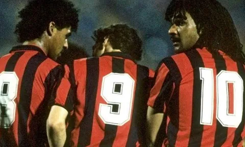 'Nếu muốn treo áo số 9, Milan phải treo sau khi Van Basten giải nghệ'