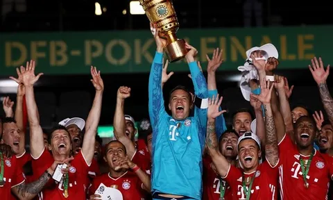 Neuer kiến tạo từ phần sân nhà, Bayern hoàn tất "cú đúp" trong mùa giải