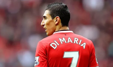 Neville: "Cậu ta thi đấu tệ hại ở Man United"