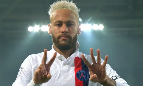 Neymar lại tấn công Barcelona...
