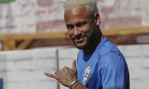 Neymar lại "troll", PSG còn chịu được?