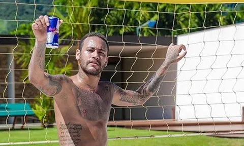 Chia tay Pháp, Neymar tận hưởng chuỗi ngày xa hoa trong mùa dịch