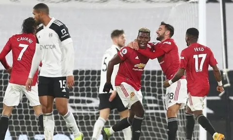"Thần sấm" Pogba giúp Man Utd đòi lại ngôi đầu bảng Premier League