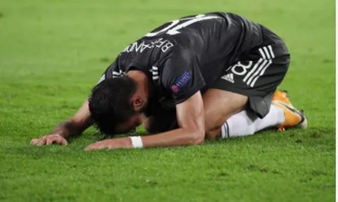 'Người nhện' lên đồng, Man Utd cay đắng rời Europa League