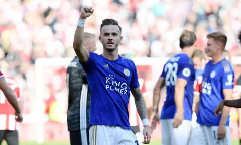 Người thay thế Maguire có kiến tạo, Leicester giành chiến thắng đầu tiên mùa này