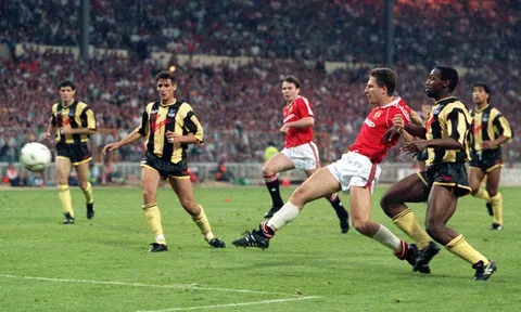 'Nhiều người nói bàn thắng của tôi đã cứu cả sự nghiệp của Sir Alex'