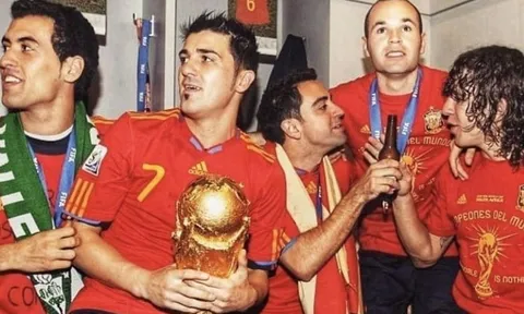Nhìn lại đội hình Barcelona lên ngôi vô địch World Cup năm 2010