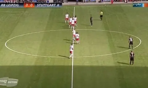 Nhìn lại ngày Leipzig ra sân với sơ đồ 2-0-8