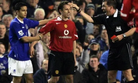 Nhìn Rashford, Gary Neville nhớ về mình khi là cầu thủ