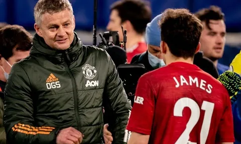 Nhìn sang Milan, Solskjaer có ngay 2 bài học về cách dùng người