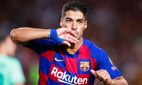 Nhìn Suarez phá nát lưới Inter, đây là biểu cảm khó tin của Messi
