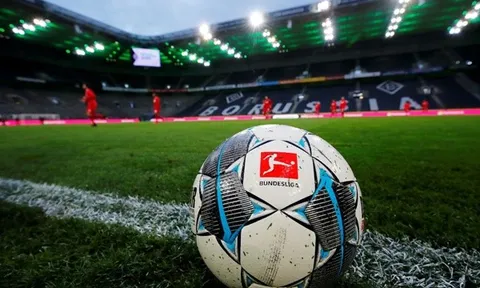 Những điều "cười rớt nước mắt" khi Bundesliga tái xuất