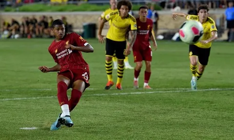 "Những đứa trẻ" thăng hoa, Klopp hài lòng dù thua trận