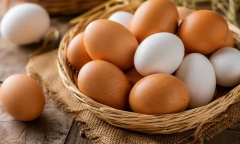 Những nhóm người nên hạn chế ăn trứng: Tưởng bổ dưỡng nhưng không phải ai cũng phù hợp