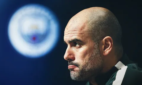 Nhường "người khổng lồ xanh" cho Man Utd, City đang mắc sai lầm lớn!
