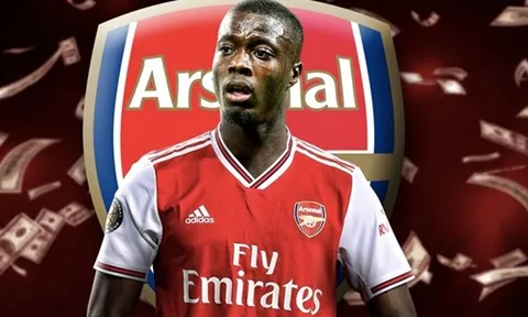 Nicolas Pepe và cú tát trực diện vào Man United