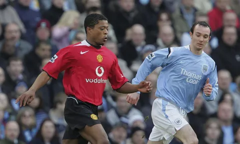 "Đại diện xin lỗi vì đưa tôi tới Man Utd và bảo tôi khó thành công"