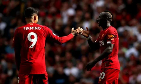 "Cầu thủ Liverpool đó khiến Schar bối rối không biết làm gì"