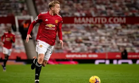 'Van de Beek có đặc điểm của một người công nhân'