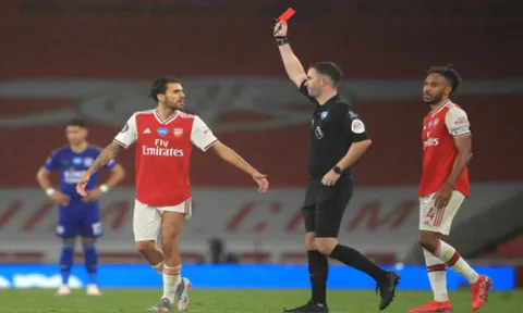 Nketiah hóa tội đồ, Arsenal thoát chết trong gang tấc