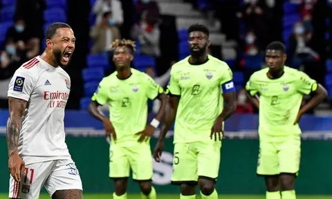 'Nỗi tiếc nuối của M.U' lập hat-trick ngay trận mở màn mùa giải