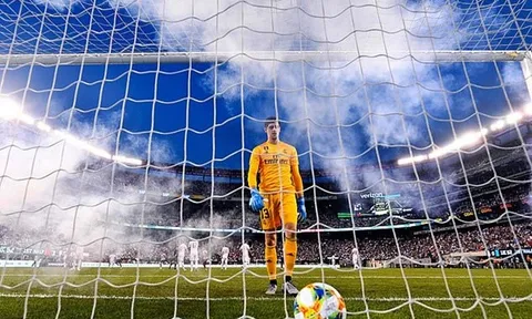 "Nói trước bước không qua" - Courtois nên nằm lòng điều đó