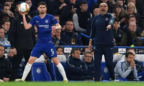 NÓNG! Jorginho cân nhắc theo bước Sarri tới Juventus