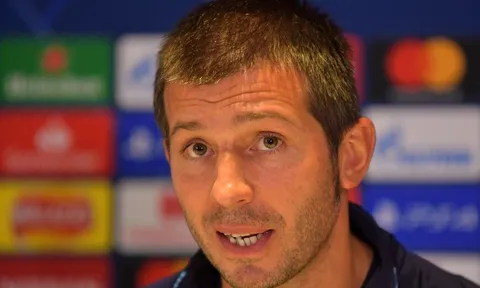 NÓNG! Valencia đình công ngay sát giờ gặp Chelsea