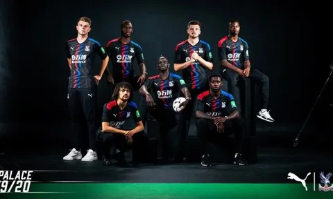 NÓNG! Zaha "mất tích" trong ảnh quảng bá của Crystal Palace