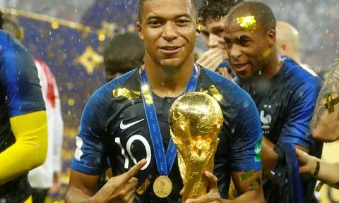 Ở tuổi 21, Mbappe đang khiến cả thế giới dưới chân mình
