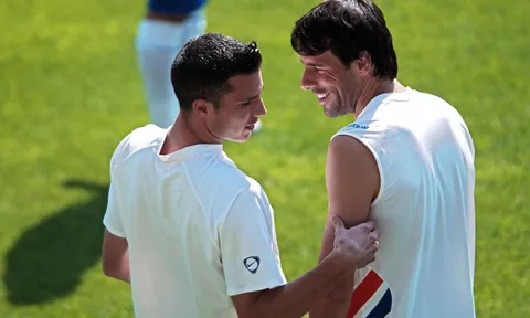 Odion Ighalo: "Tôi ngưỡng mộ Van Nistelrooy hơn Van Persie vì... "
