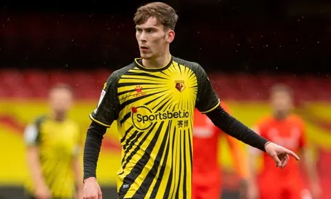 XONG! Bị tống khứ, 'báu vật' Man Utd có ngay bến đỗ mới