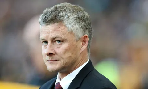 "Man Utd cần 5 mùa chuyển nhượng để vô địch"