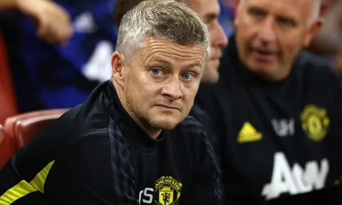 Ole Gunnar Solskjaer: "Đừng để mất bò mới lo làm chuồng"!