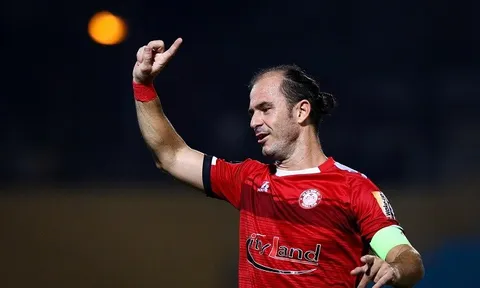 "Ông già gân" V-League tái xuất, đảm nhận vai trò mới tại Bình Dương