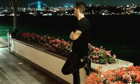 Ozil có động thái lạ trên MXH, ám chỉ bến đỗ mới?
