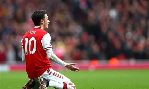 Ozil đã công khai tiết lộ số áo mới ở Fenerbahce?