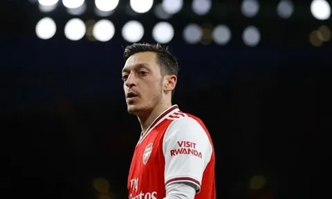 Thắng 3-0, Arteta nói lời thật lòng về Ozil