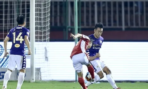 Vì sao trọng tài không thổi penalty cho Công Phượng và đồng đội?
