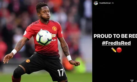 SỐC! Sao Man Utd phải ngồi xe lăn khi về Manchester